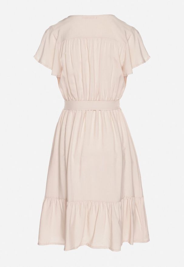 Born2be - Beżowa Wiskozowa Sukienka z Kopertowym Dekoltem i Paskiem Aurenelle. Okazja: na co dzień. Typ kołnierza: dekolt kopertowy. Kolor: beżowy. Materiał: wiskoza. Długość rękawa: krótki rękaw. Sezon: wiosna, lato. Typ sukienki: kopertowe. Styl: casual