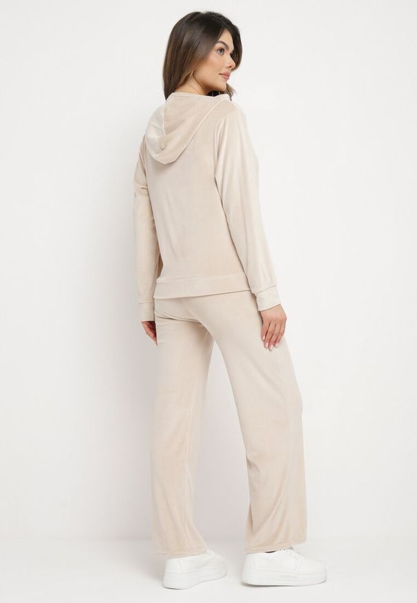 Born2be - Jasnobeżowy Welurowy Komplet Dresowy Bluza z Kapturem i Szerokie Spodnie Atiferi. Kolor: beżowy. Materiał: welur, dresówka