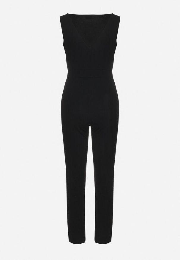 Born2be - Czarny Kopertowy Kombinezon Bodycon bez Rękawów z Ozdobnym Łańcuchem Yaelia. Kolor: czarny. Długość rękawa: bez rękawów. Długość: długie. Styl: elegancki