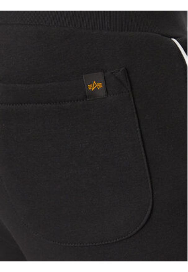 Alpha Industries Spodnie dresowe Small Logo 156374 Czarny Regular Fit. Kolor: czarny. Materiał: bawełna