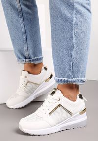 Renee - Białe Sneakersy na Koturnie z Metalicznymi Wstawkami Giha. Nosek buta: okrągły. Zapięcie: sznurówki. Kolor: biały. Materiał: materiał. Obcas: na koturnie. Wysokość obcasa: średni #5