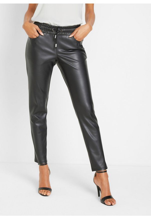bonprix - Spodnie z gumką w talii, z imitacji skóry. Kolor: czarny. Materiał: skóra