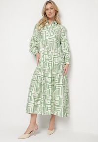 Born2be - Zielona Rozkloszowana Sukienka Koszulowa z Wiskozą w Geometryczny Wzór Alineria. Okazja: na co dzień. Kolor: zielony. Materiał: wiskoza. Wzór: geometria. Typ sukienki: koszulowe. Styl: klasyczny, casual, elegancki #1