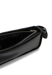 Calvin Klein Jeans Torebka K60K613055 Czarny. Kolor: czarny. Materiał: skórzane