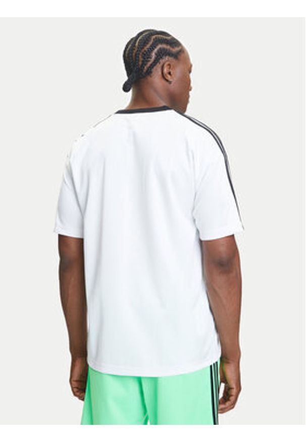 Adidas - adidas T-Shirt adicolor Jacquard JW5877 Biały Loose Fit. Kolor: biały. Materiał: syntetyk