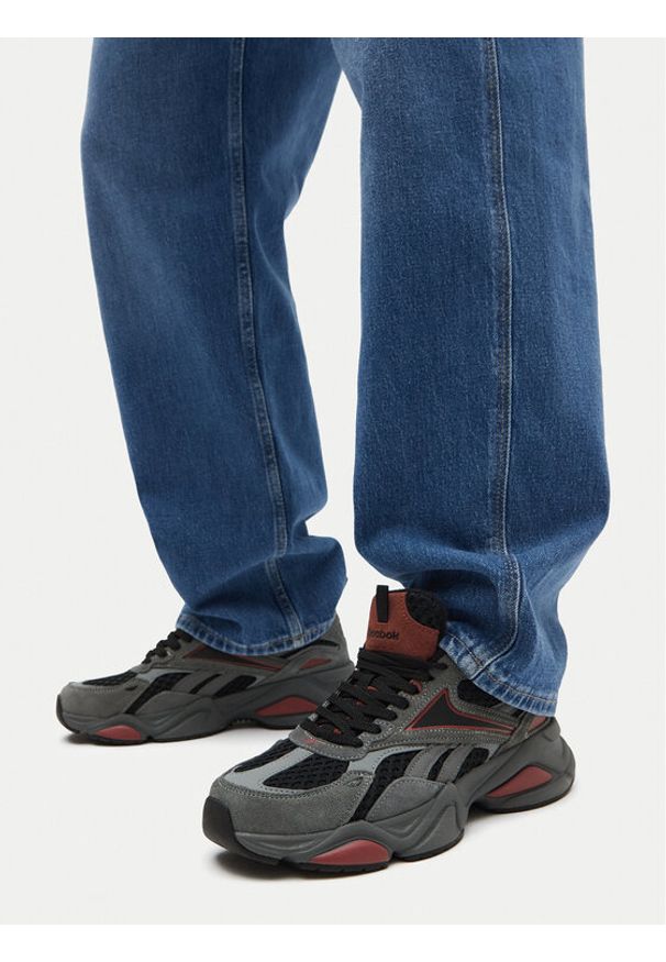 Reebok Sneakersy CHARGE AR30246MNRB Szary. Kolor: szary. Materiał: skóra, zamsz