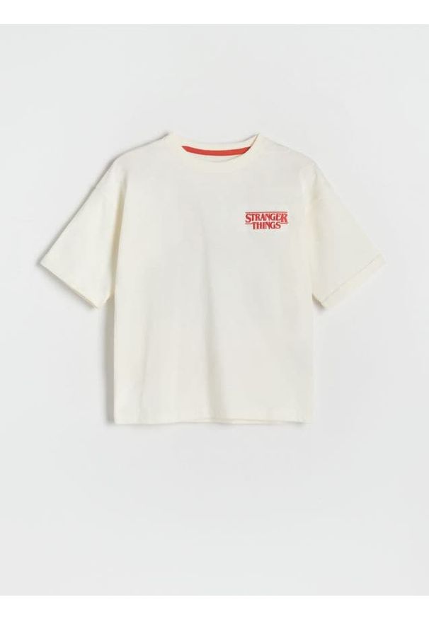 Reserved - T-shirt Stranger Things - złamana biel. Materiał: dzianina, bawełna
