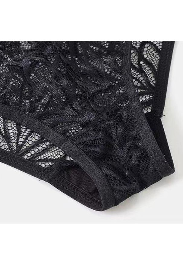 Intica - Figi koronkowe z dużym wycięciem dla podkreślenia sylwetki Drenusha. Kolor: czarny. Materiał: koronka. Wzór: koronka