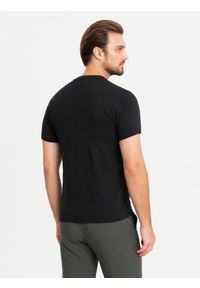 Ombre Clothing - Męska koszulka z okrągłym dekoltem i logotypem SLIM FIT – czarna V3 - Rozmiar: L. Okazja: na co dzień. Kolor: czarny. Materiał: bawełna, elastan, jersey, dzianina. Wzór: nadruk. Styl: casual #7