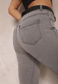 Renee - Szare Jeansy High Waist o Fasonie Regular Hildelitha. Stan: podwyższony. Kolor: szary #4