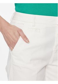 United Colors of Benetton - United Colors Of Benetton Chinosy 4GD7DF061 Biały Regular Fit. Kolor: biały. Materiał: bawełna #3