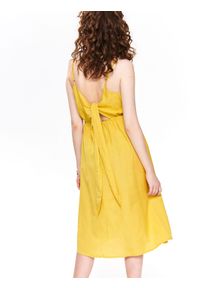 TOP SECRET - Sukienka damska gładka. Kolor: żółty. Wzór: gładki. Typ sukienki: koszulowe #5