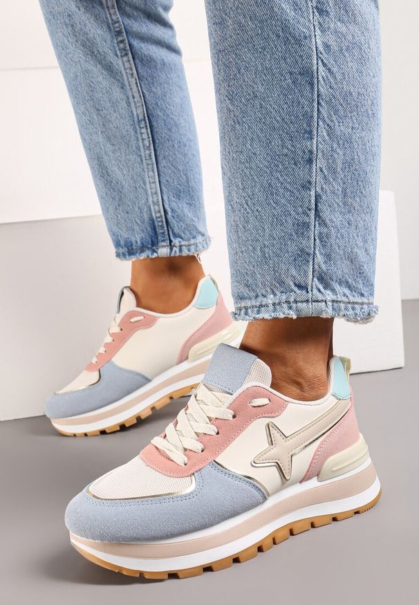 Renee - Niebiesko-Różowe Sneakersy na Niskiej Platformie z Ozdobnymi Wstawkami na Cholewce Suno. Okazja: na co dzień. Kolor: beżowy. Materiał: jeans. Szerokość cholewki: normalna. Obcas: na platformie
