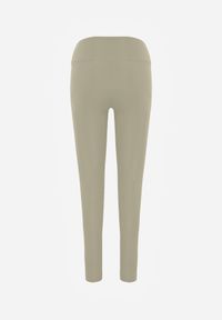 Born2be - Zielone Legginsy w Stylu Basic z Wyszczuplającym Pasem Samertes. Okazja: do pracy, na co dzień, na spacer. Stan: podwyższony. Kolor: zielony. Długość: krótkie. Styl: casual #3