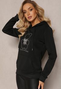 Renee - Czarna Bluza Kangurka ze Ściągaczami z Nadrukiem i Polarem Simunsa. Kolor: czarny. Materiał: polar. Wzór: nadruk. Styl: klasyczny