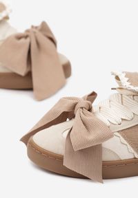 Renee - Beżowe Sneakersy Ozdobione Geometrycznym Wzorem i Kokardą Cedionna. Okazja: na co dzień. Kolor: beżowy. Materiał: jeans. Wzór: aplikacja, geometria #5