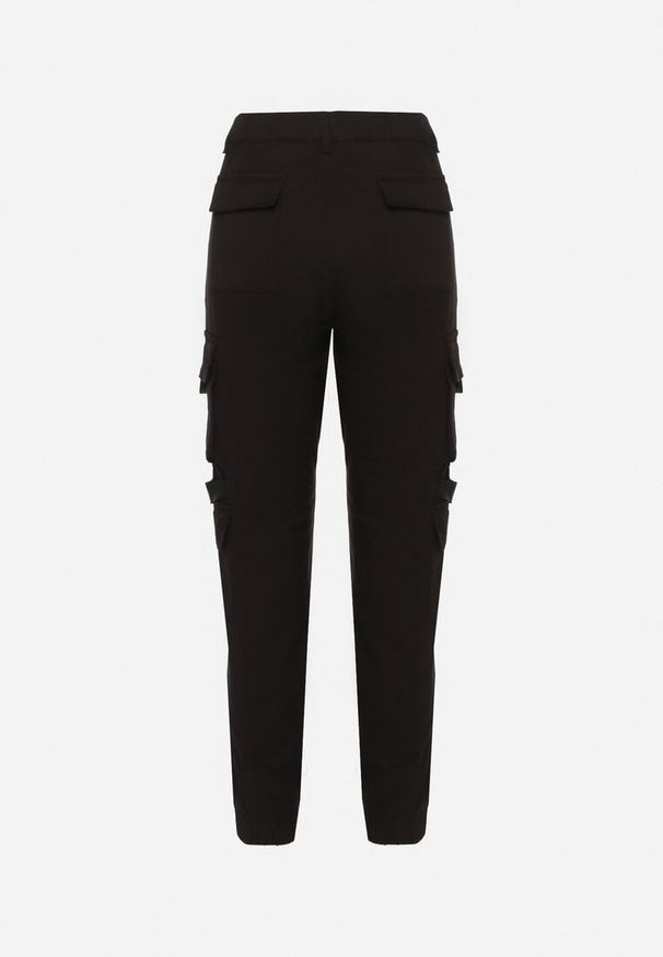 Born2be - Czarne Spodnie Cargo z Elastycznej Bawełny Irilene. Okazja: na co dzień. Kolor: czarny. Materiał: bawełna. Styl: casual, elegancki