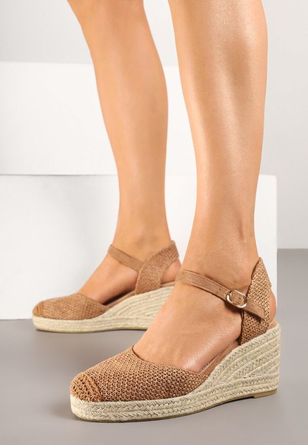 Born2be - Brązowe Sandały w Stylu Espadryli na Plecionym Koturnie Reflara. Okazja: na co dzień. Kolor: brązowy. Obcas: na koturnie. Styl: boho, klasyczny, elegancki, casual