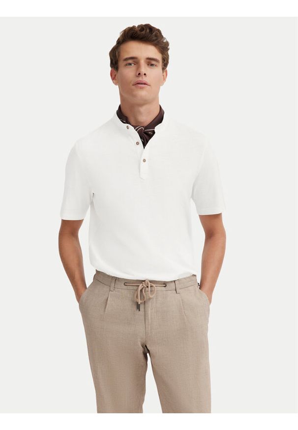 Bugatti Polo 8150-75021C Biały Regular Fit. Typ kołnierza: polo. Kolor: biały. Materiał: bawełna