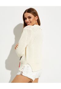 GOLDEN GOOSE - Wełniany sweter z wyszywaną gwiazdą Dottie. Kolor: biały. Materiał: wełna. Długość rękawa: długi rękaw. Długość: długie. Wzór: aplikacja