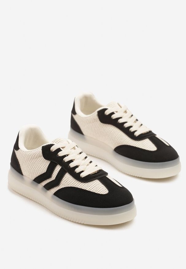 Born2be - Czarno-Beżowe Sneakersy w Stylu Tenisówek z Geometrycznymi Paskami Falenira. Okazja: na spacer. Zapięcie: pasek. Kolor: czarny. Materiał: jeans. Wzór: geometria. Sport: turystyka piesza