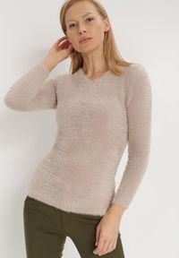 Born2be - Jasnobeżowy Sweter Wełniany Panaris. Typ kołnierza: dekolt w serek. Kolekcja: plus size. Kolor: beżowy. Materiał: wełna. Styl: klasyczny