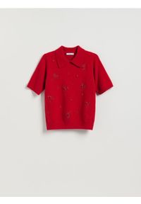 Reserved - Sweter z aplikacjami - czerwony. Kolor: czerwony. Materiał: dzianina, wełna. Wzór: aplikacja #1