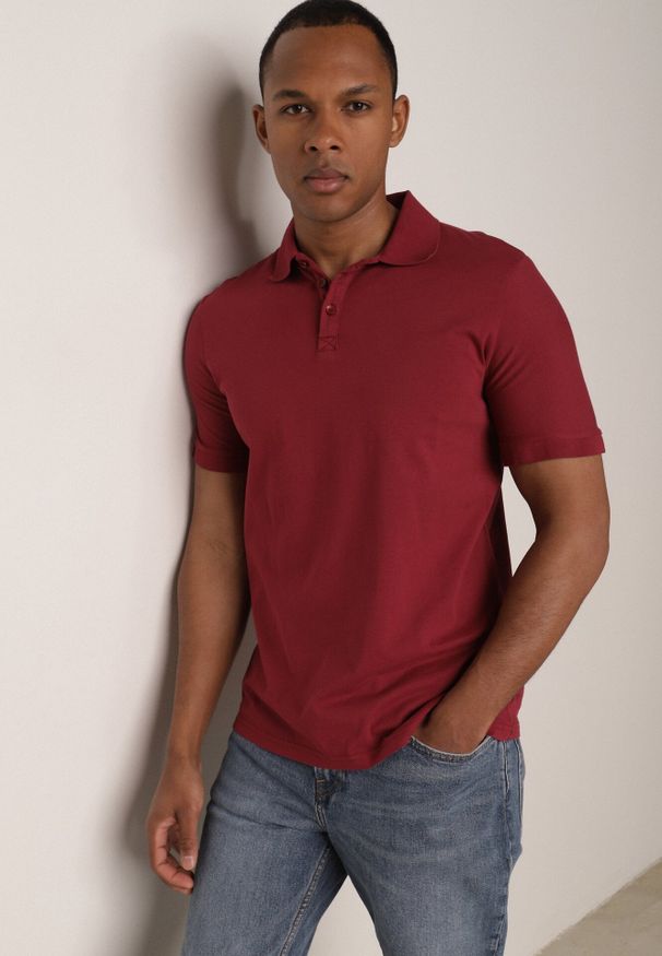 Born2be - Bordowa Gładka Koszulka Polo o Klasycznym Kroju Sinopea. Okazja: na co dzień, do pracy, na spotkanie biznesowe. Typ kołnierza: polo. Kolor: czerwony. Materiał: jeans. Wzór: gładki. Styl: klasyczny