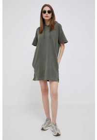 Pepe Jeans sukienka bawełniana kolor zielony mini oversize. Typ kołnierza: kaptur. Kolor: zielony. Materiał: bawełna. Wzór: aplikacja. Typ sukienki: oversize. Długość: mini #1