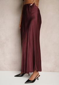 Renee - Bordowa Rozkloszowana Spódnica Satynowa z Wiskozy Rihaniel. Okazja: na co dzień. Kolor: czerwony. Materiał: wiskoza, satyna. Styl: klasyczny, elegancki, casual #4