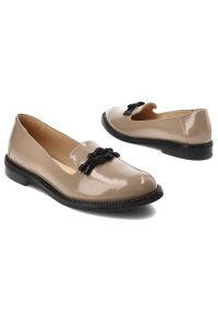 Beżowe Mokasyny Armodo Modne Buty Damskie. Okazja: do pracy. Kolor: beżowy. Materiał: skóra. Obcas: na obcasie. Styl: klasyczny, elegancki. Wysokość obcasa: niski #3