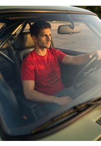 Sinsay - Bawełniana koszulka z krótkim rękawem - czerwony. Kolor: czerwony. Materiał: bawełna. Długość rękawa: krótki rękaw. Długość: krótkie #1