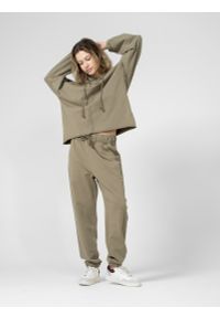 outhorn - Bluza oversize nierozpinana z efektem acid wash damska Outhorn - khaki. Okazja: na co dzień. Typ kołnierza: kaptur. Kolor: brązowy, wielokolorowy, oliwkowy. Materiał: dresówka, dzianina, bawełna. Styl: casual