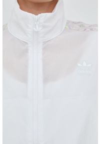adidas Originals kurtka bomber HT5988 damski kolor biały przejściowa. Kolor: biały. Materiał: materiał #2