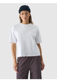 4f - T-shirt oversize z nadrukiem damski - biały. Okazja: na co dzień. Kolor: biały. Materiał: jersey, bawełna, dzianina. Wzór: nadruk. Styl: casual, sportowy, klasyczny