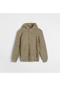 Reserved - Melanżowy sweter z kapturem - Beżowy. Typ kołnierza: kaptur. Kolor: beżowy. Wzór: melanż #1