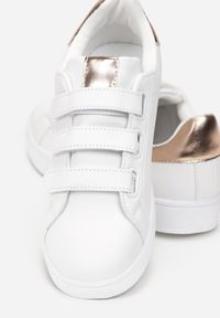 Born2be - Biało-Złote Sneakersy Zapinane na Rzepy Fuve. Zapięcie: rzepy. Kolor: biały
