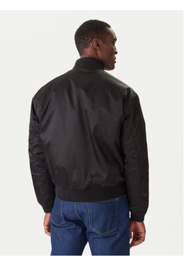 Lacoste Kurtka bomber BH2899 Czarny Regular Fit. Kolor: czarny. Materiał: syntetyk