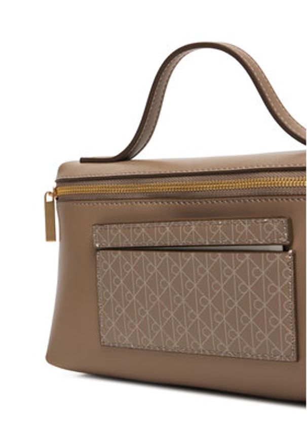 Calvin Klein Kosmetyczka Emblem Aop Beauty Case Giftset LV04F1102G Brązowy. Kolor: brązowy. Materiał: skóra