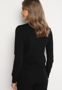 Born2be - Czarny Sweter z Wiskozą Ozdobiony Kwiatową Aplikacją 3D Wykończony Ściągaczami Eviyania. Okazja: na co dzień. Kolor: czarny. Materiał: wiskoza. Długość rękawa: długi rękaw. Długość: długie. Wzór: aplikacja, kwiaty. Styl: klasyczny, elegancki, casual