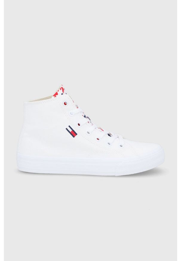 Tommy Jeans Trampki damskie kolor biały. Nosek buta: okrągły. Zapięcie: sznurówki. Kolor: biały. Materiał: bawełna. Szerokość cholewki: normalna