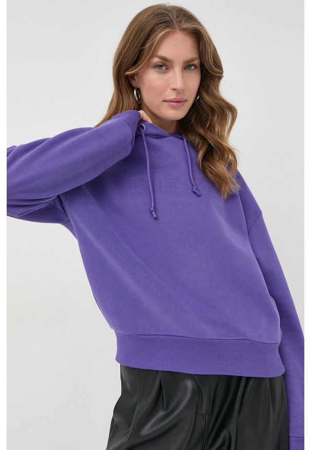 Patrizia Pepe bluza bawełniana damska kolor fioletowy z kapturem z aplikacją. Typ kołnierza: kaptur. Kolor: fioletowy. Materiał: bawełna. Długość rękawa: długi rękaw. Długość: długie. Wzór: aplikacja