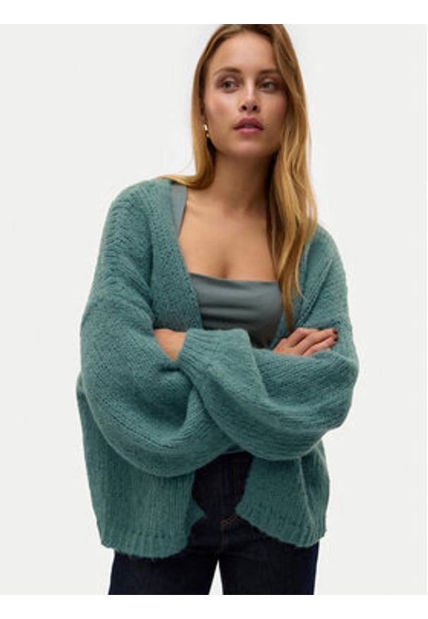 Vero Moda Kardigan Maybe 10273101 Zielony Oversize. Kolor: zielony. Materiał: syntetyk