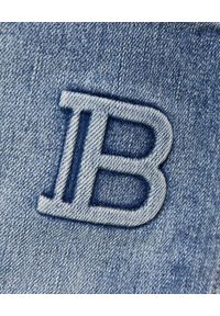 Balmain - BALMAIN - Niebieskie jeansy z haftowanym logo. Okazja: na co dzień. Kolor: niebieski. Wzór: haft. Styl: casual #3