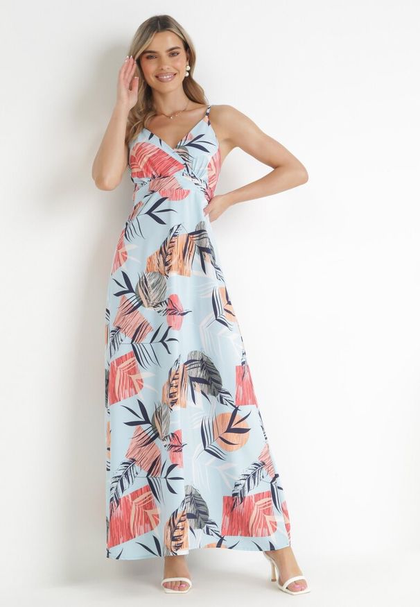 Born2be - Jasnoniebieska Rozkloszowana Sukienka Maxi z Kopertowym Dekoltem Gianina. Typ kołnierza: dekolt kopertowy. Kolor: niebieski. Długość rękawa: na ramiączkach. Wzór: paski. Typ sukienki: kopertowe. Długość: maxi