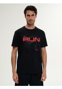4f - 4F T-shirt regular z nadrukiem męski - czarny M. Okazja: na co dzień. Kolor: czarny. Materiał: jeans, materiał, dresówka, bawełna. Wzór: nadruk. Styl: casual, klasyczny #1
