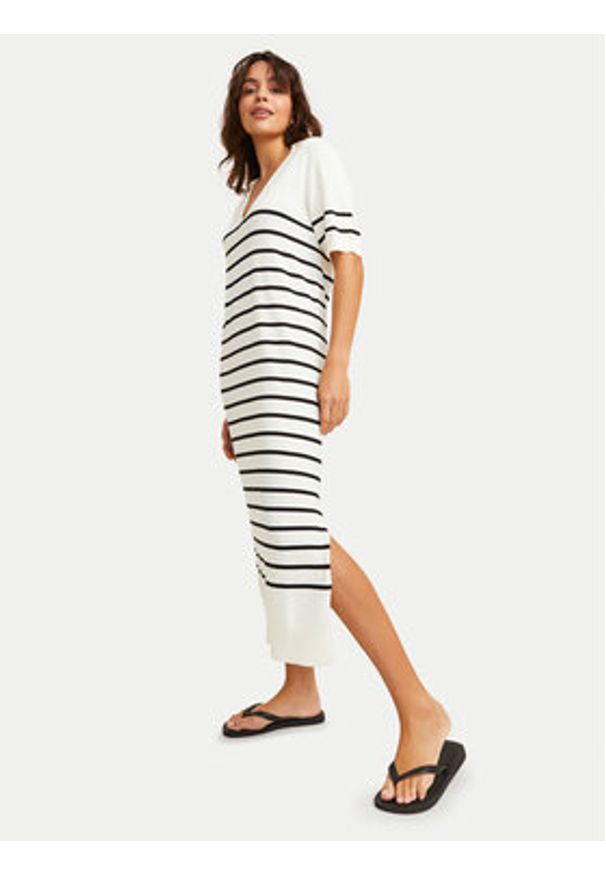 JJXX Sukienka dzianinowa Layla 12269784 Écru Regular Fit. Materiał: wiskoza