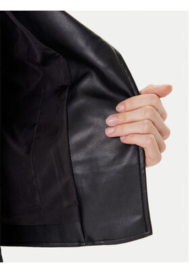 Morgan Kurtka z imitacji skóry 242-GZOOM Czarny Regular Fit. Kolor: czarny. Materiał: skóra