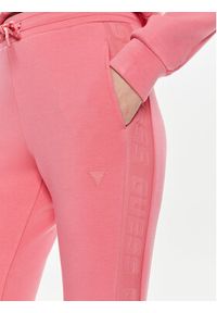 Guess Spodnie dresowe V2YB18 K7UW2 Różowy Regular Fit. Kolor: różowy. Materiał: wiskoza #4