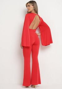Born2be - Czerwony Długi Kombinezon z Szerokimi Rękawami i Odkrytymi Plecami Dasima. Okazja: na imprezę. Kolor: czerwony. Długość: długie. Styl: klasyczny, elegancki #2